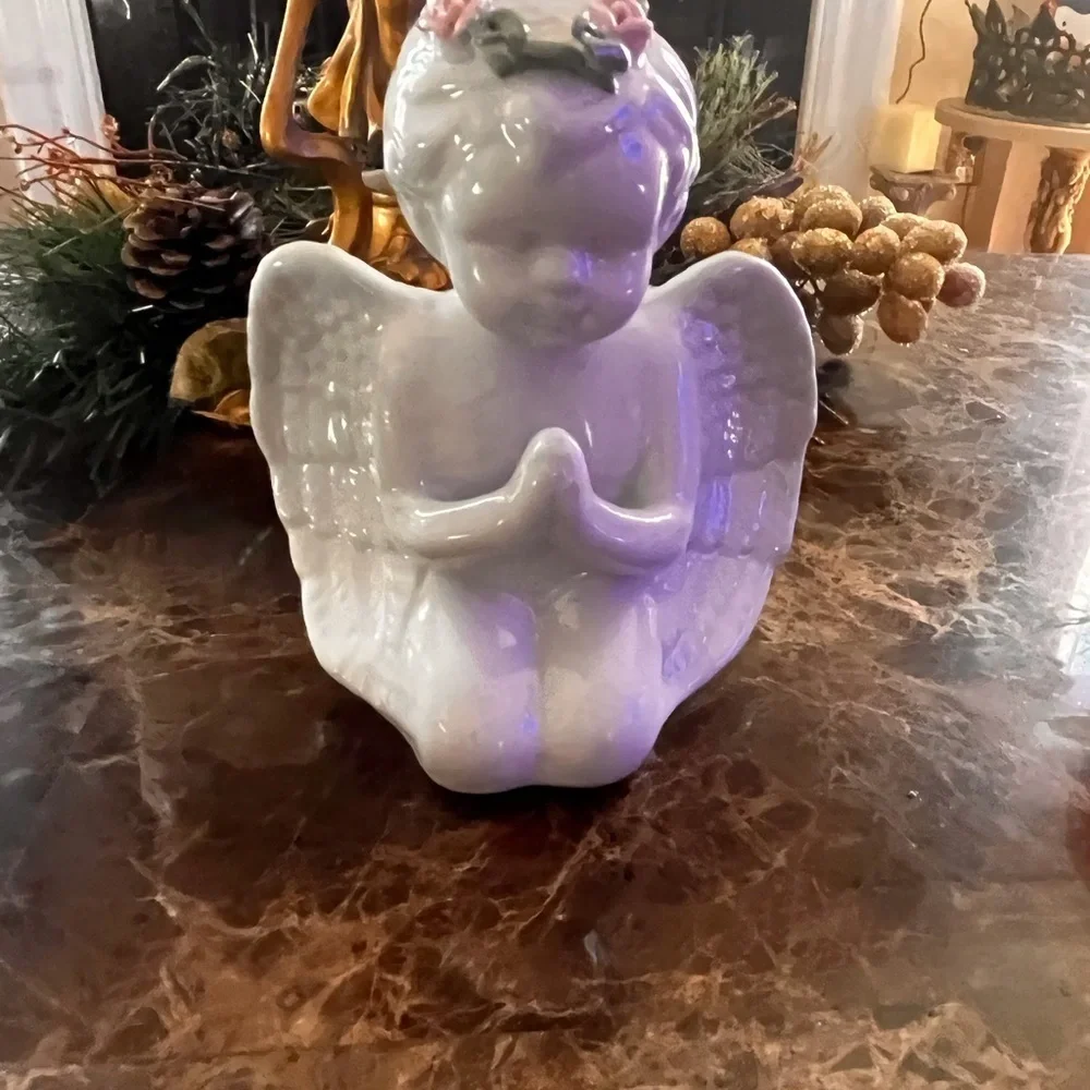 Vintage cherub baby angel figurine